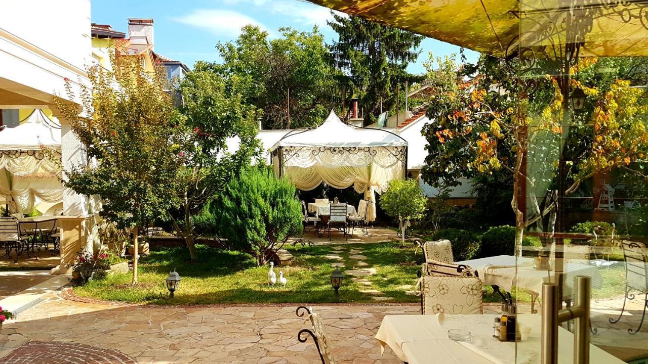 Hotel Green Garden Șumen Exterior foto